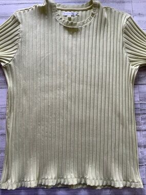 Good American Ribbed Short Sleeve Tee in Pale Lime Yellow
